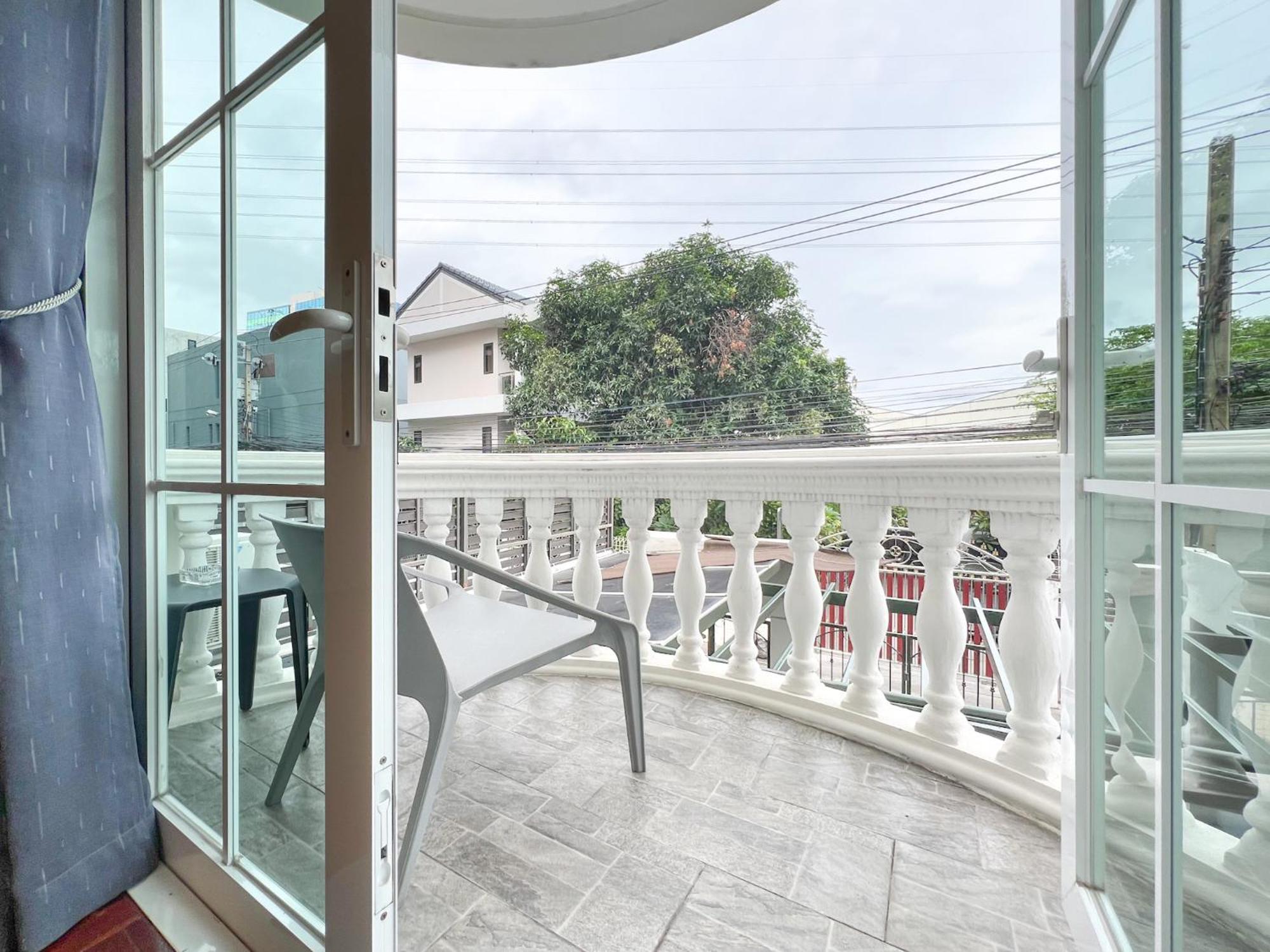 Neveu Premier Residence : Ratchada Bangkok Exteriör bild