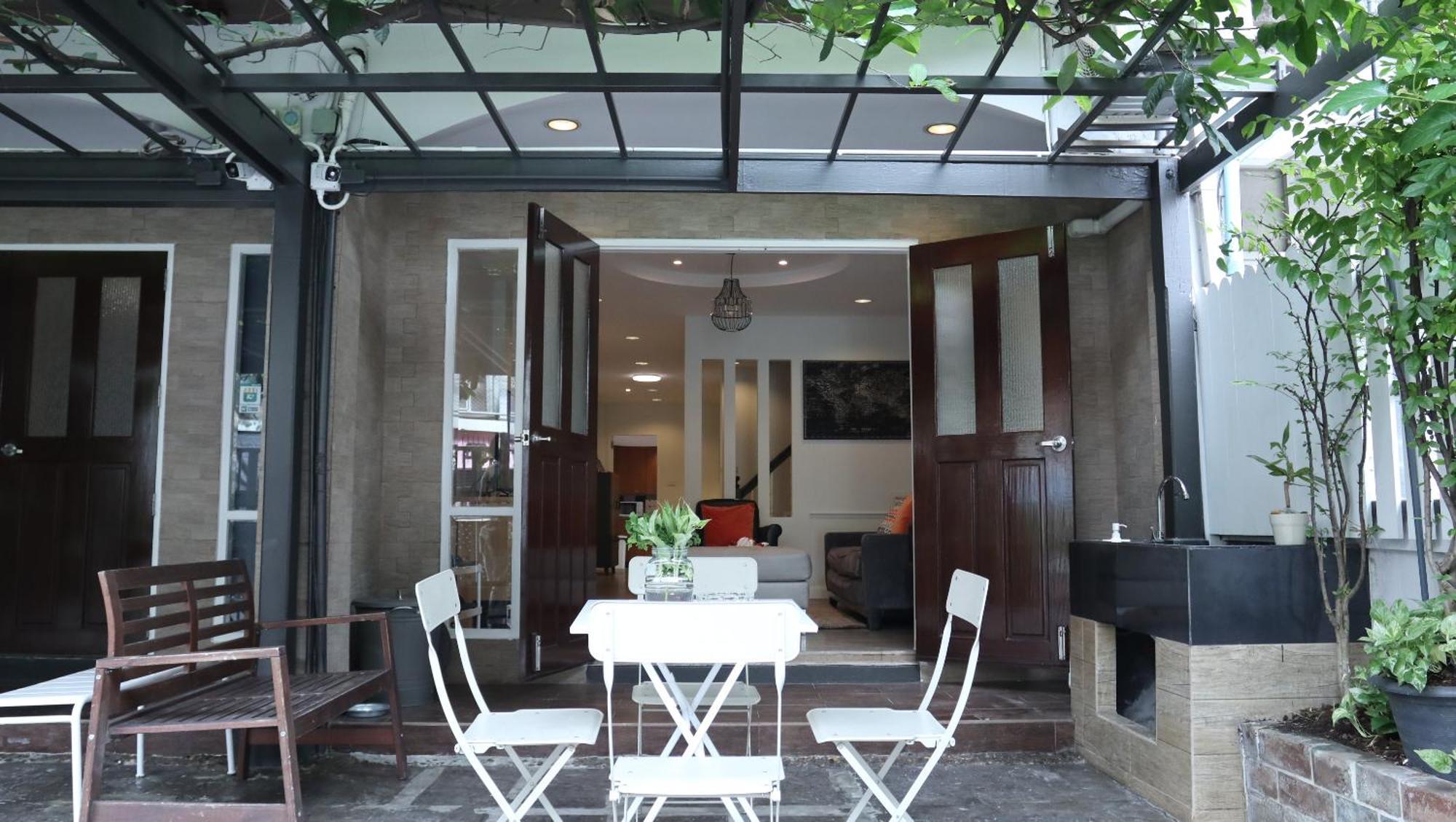 Neveu Premier Residence : Ratchada Bangkok Exteriör bild