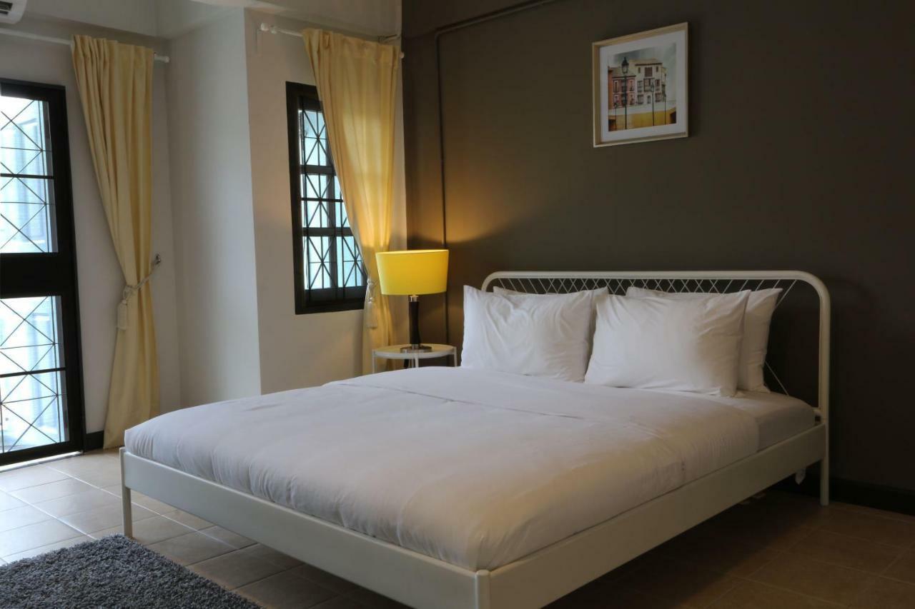 Neveu Premier Residence : Ratchada Bangkok Exteriör bild